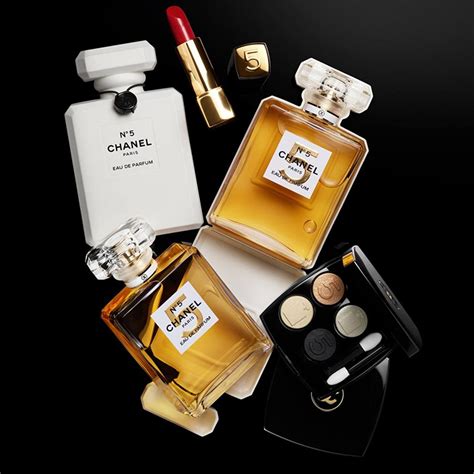 chanel n5 holiday collection|chanel no 5 holiday.